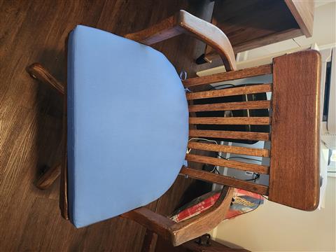 D.B. - GA
FABRIC: Sunbrella Capri (5426-0000)
Old chair cushion