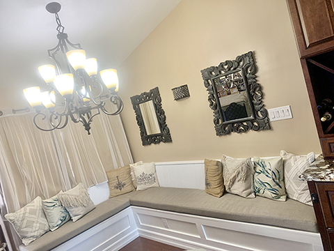 Dining room banquette