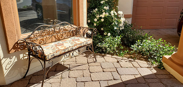 Bench-SX, Elegance Marble w/ Linen Chili trim, 2 ties at back corners, 39&Prime;x17&Prime;x3&Prime;