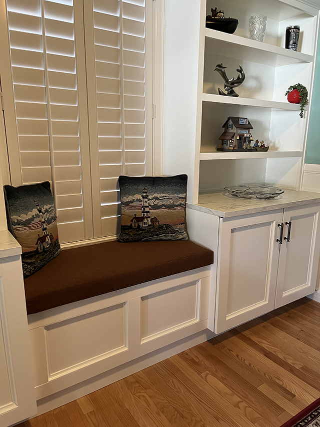 1st photo of a custom window seat cushion.
Made in boxed construction with Heritage Saddle Sunbrella fabric, with polyurethane foam with fiber batting and no ties.