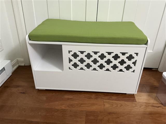 1 custom bench cushion - square corners - set in boxed construction with Sunbrella Ginkgo fabric, polyurethane foam with fiber batting, no ties 1 custom bench cushion - square corners - set in boxed construction with Sunbrella Ginkgo fabric, polyurethane foam with fiber batting, no ties