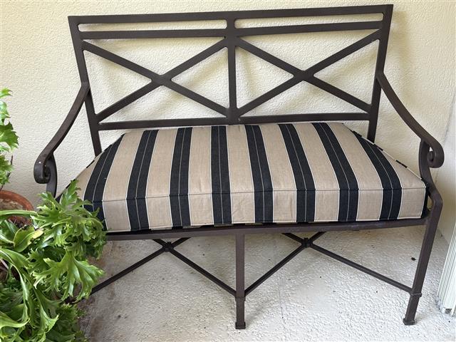 1 custom bench cushion - trapezoid - set in boxed construction with Sunbrella Berenson Tuxedo fabric and trimming, polyurethane foam with fiber batting, 2 ties at back corners