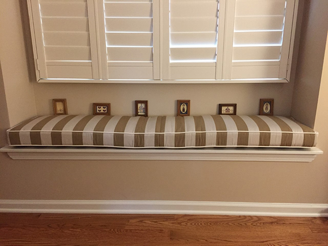 Boxed construction bench made in Maxim Heather Beige with White trim.